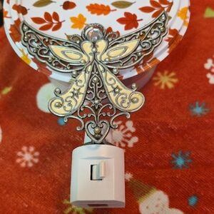 Source Unknown Silver and Cream Angel Night Light